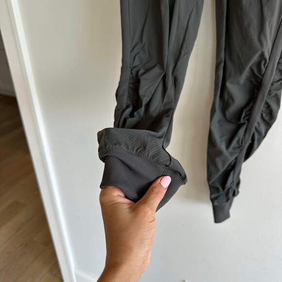 Lululemon Beyond the Studio Jogger - Graphite Grey 4 - Picture 4 of 10